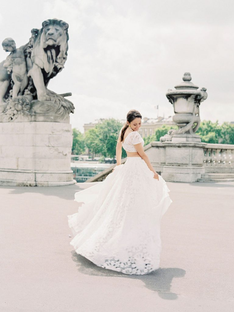 Engagement photo shoot in Paris - Wedding planner - Samantha Bottelier